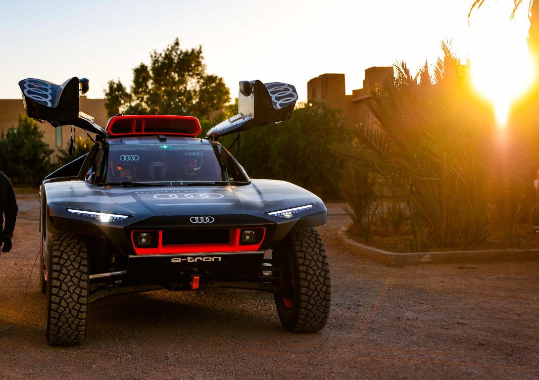 Audi’nin Dakar’da mücadele edecek aracı RS Q e-tron’un kokpiti
