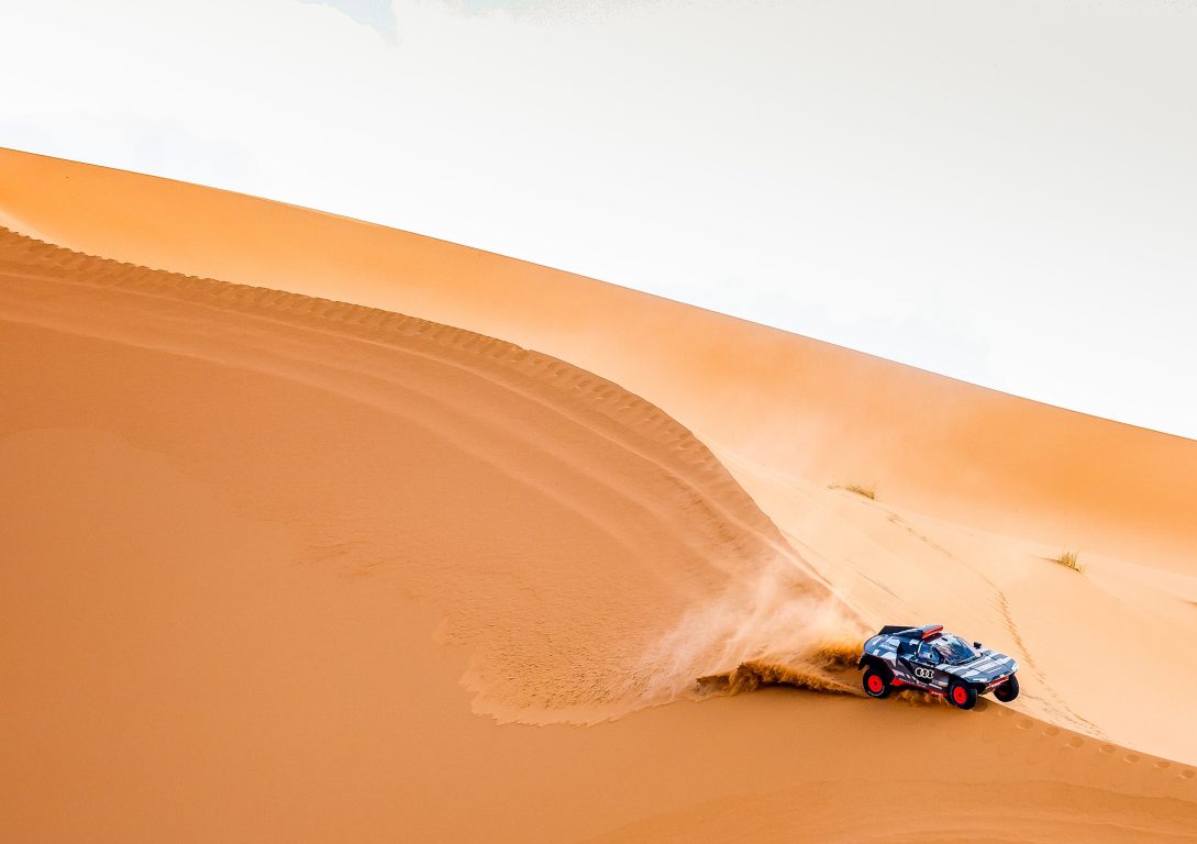Audi’nin Dakar’da mücadele edecek aracı RS Q e-tron’un kokpiti