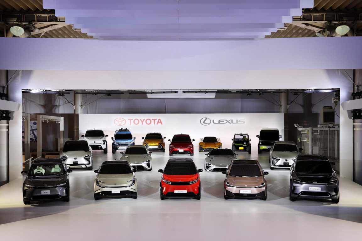 Toyota 2030’a Kadar 30 Bataryalı Elektrikli Model Sunacak