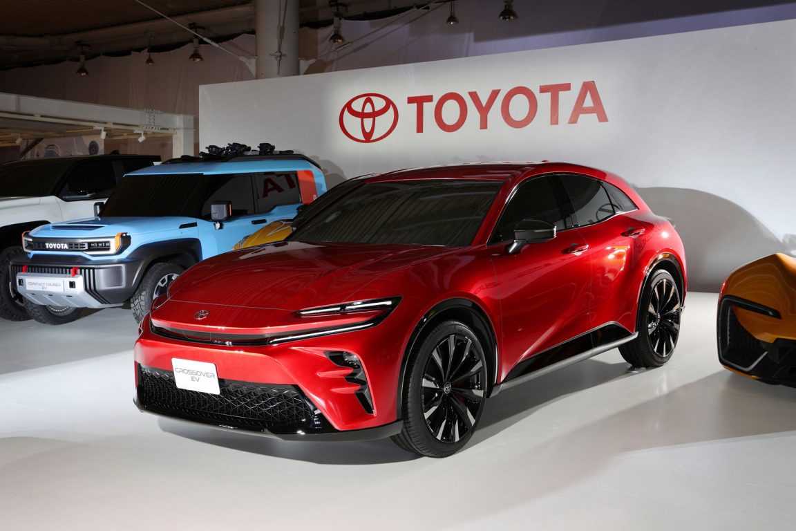Toyota 2030’a Kadar 30 Bataryalı Elektrikli Model Sunacak