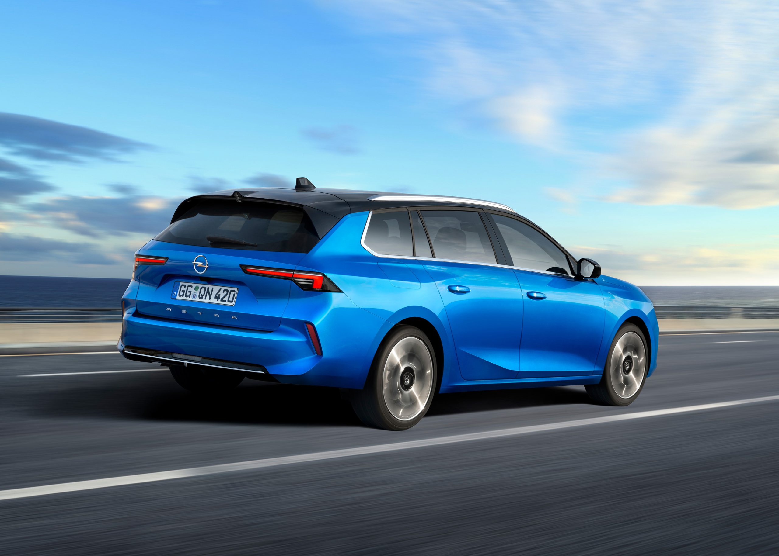 Yeni Opel Astra Sports Tourer tanıtıldı