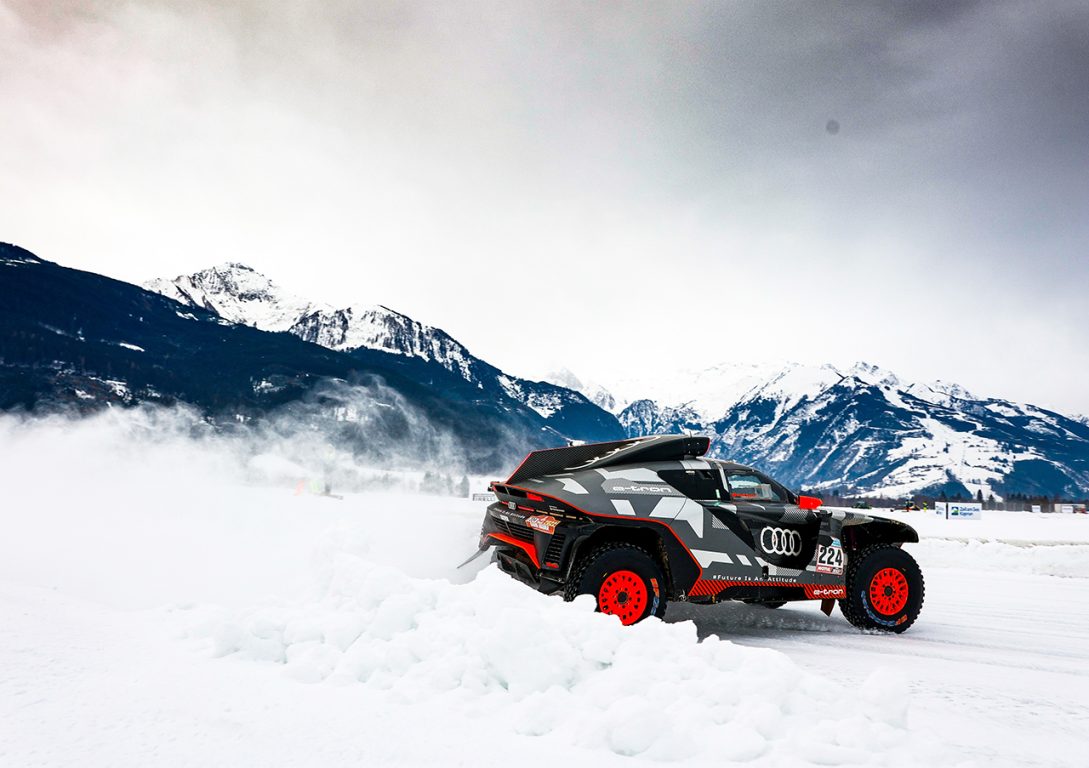 Ken Block Audi RS Q e-tron’un direksiyonuna geçti