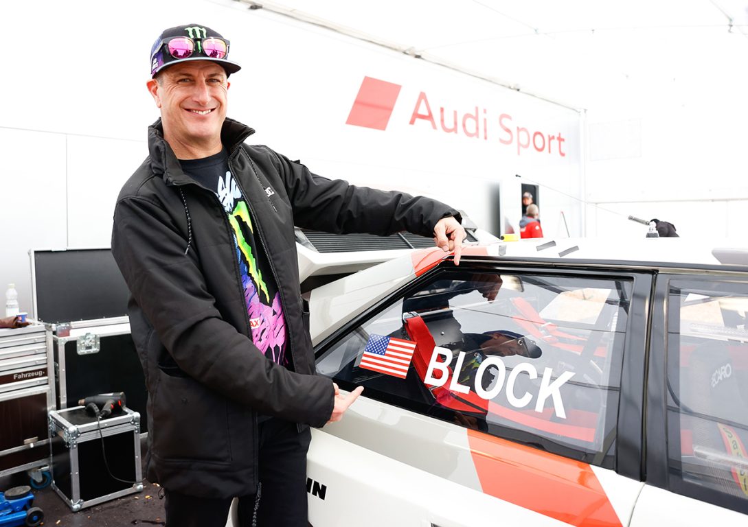 Ken Block Audi RS Q e-tron’un direksiyonuna geçti