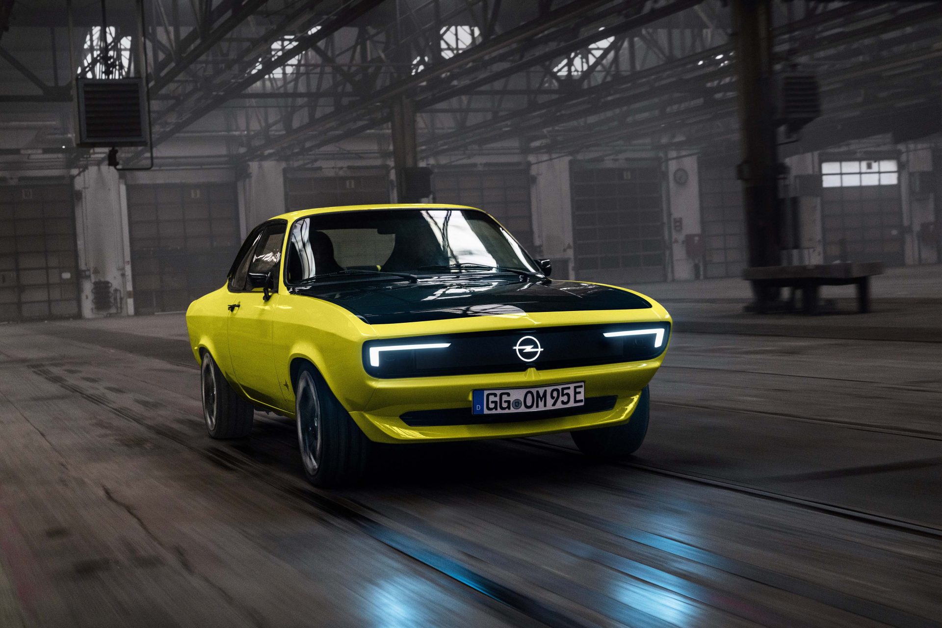 Opel Manta GSe ElektroMOD, yılın konsepti ödülünü aldı