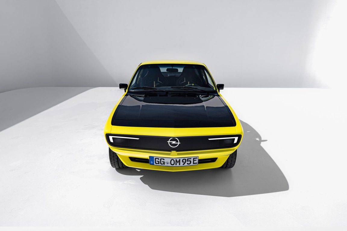 Opel Manta GSe ElektroMOD, yılın konsepti ödülünü aldı