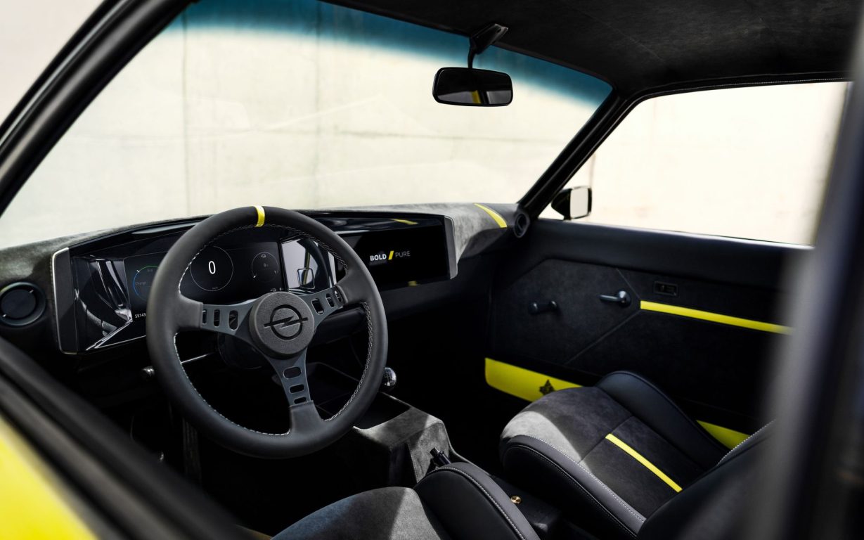 Opel Manta GSe ElektroMOD, yılın konsepti ödülünü aldı