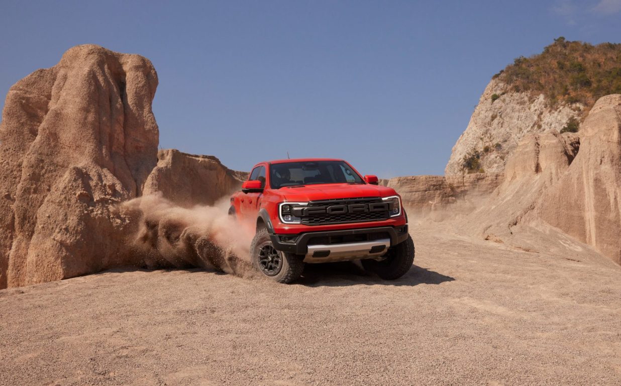 Yeni Ford Ranger Raptor etkileyici performans sunuyor