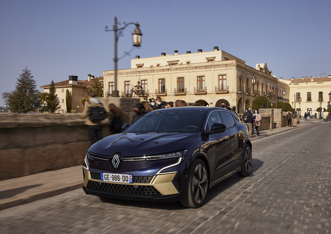 Yeni Megane E-Tech %100 Elektrikli, 2022  EuroNCAP'ten 5 yıldız aldı