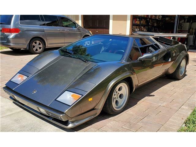 Evin bodrumunda inşa edilen replika Lamborghini satışa çıkıyor