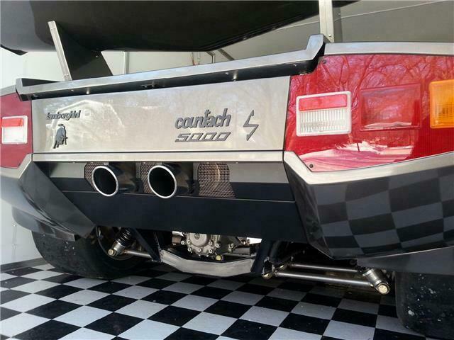 Evin bodrumunda inşa edilen replika Lamborghini satışa çıkıyor