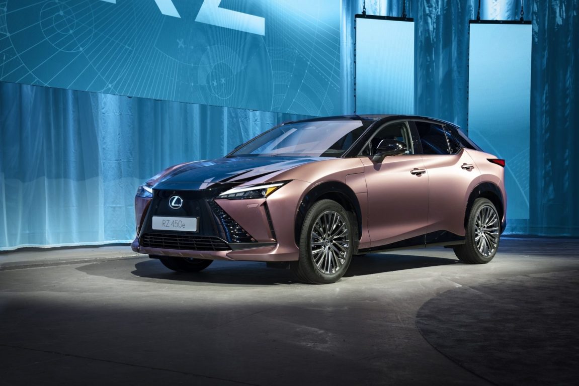 Lexus’tan yeni bir elektrikli model geliyor : Lexus RZ 450e