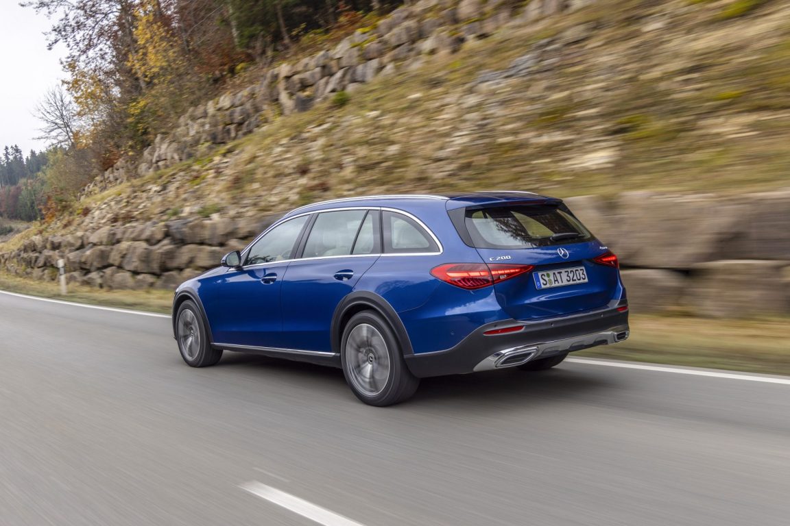 Mercedes C-Serisi All-Terrain ile yol dışına çıkıyor