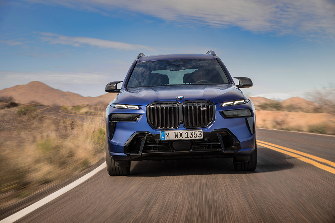BMW X7 yenilendi ve daha güçlü hibrit motorlara kavuştu