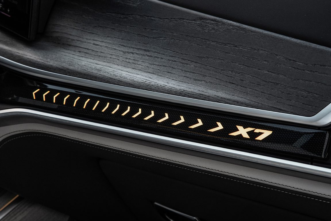 BMW X7 yenilendi ve daha güçlü hibrit motorlara kavuştu