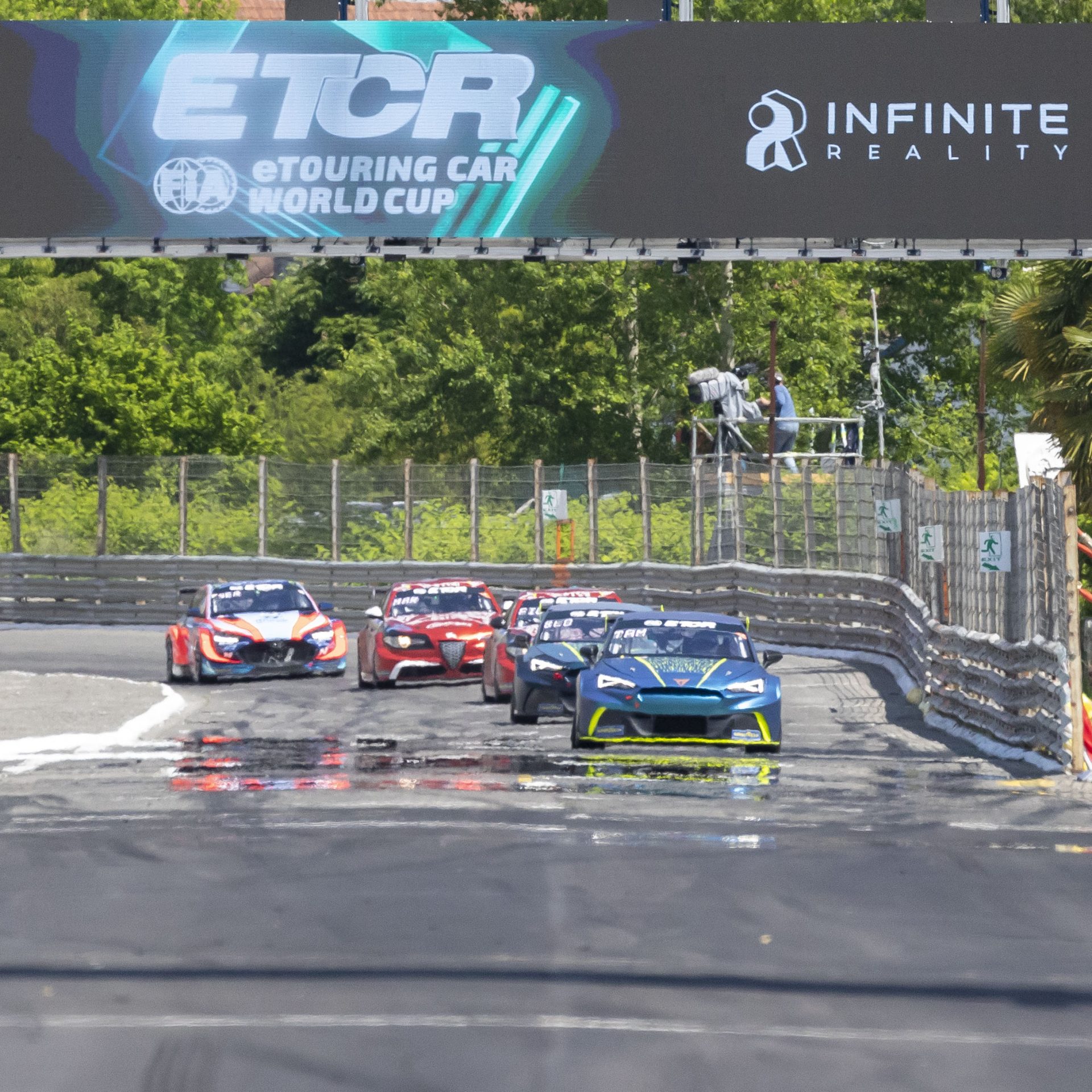 FIA ETCR’nin ilk yarışında ilk üç sıra CUPRA EKS’nin oldu