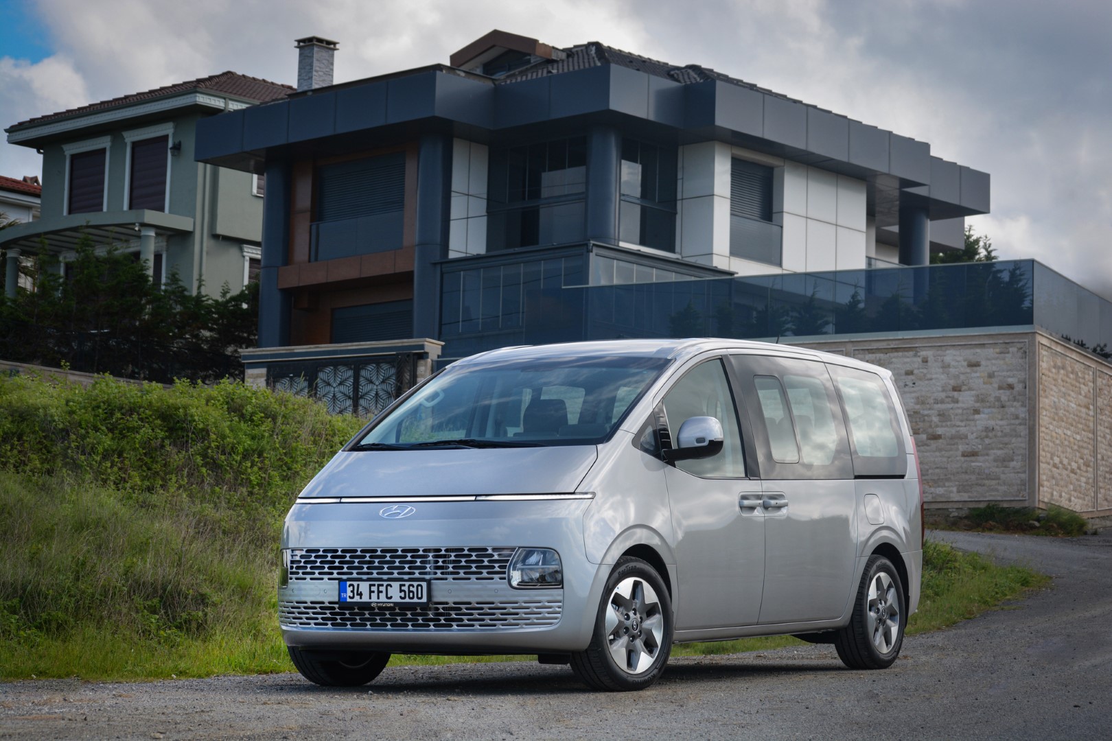 Hyundai’nin yeni MPV modeli STARIA, 659.900 TL’den satışa sunuldu