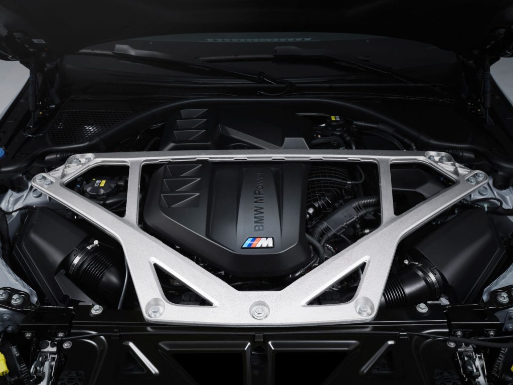 Yeni BMW M4 CSL : Yarışçı ruh yola çıkıyor