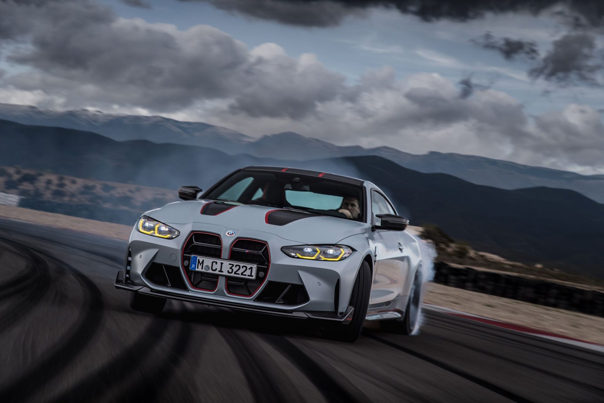Yeni BMW M4 CSL : Yarışçı ruh yola çıkıyor