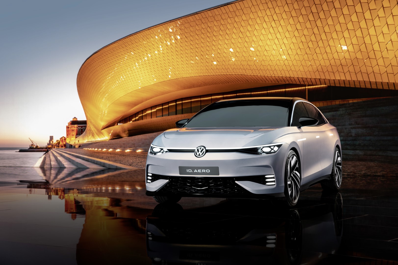 Tamamen elektrikli sedan Volkswagen ID.AERO tanıtıldı
