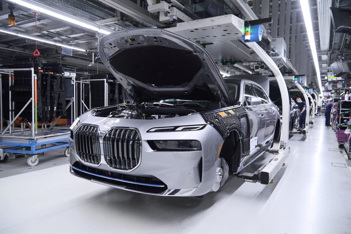 Yeni BMW 7 Serisi üretimi Dingolfing fabrikasında başladı