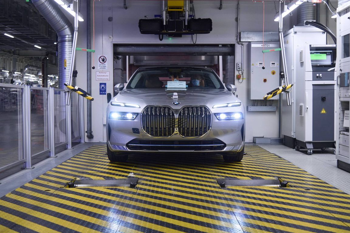 Yeni BMW 7 Serisi üretimi Dingolfing fabrikasında başladı