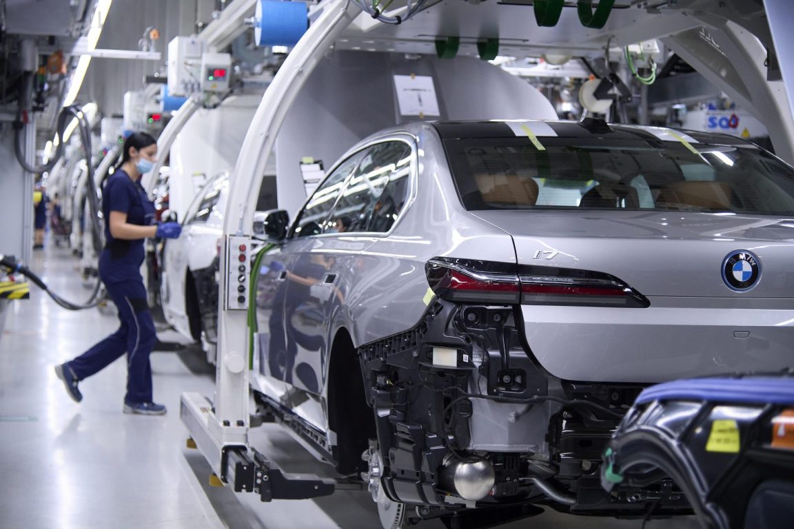Yeni BMW 7 Serisi üretimi Dingolfing fabrikasında başladı