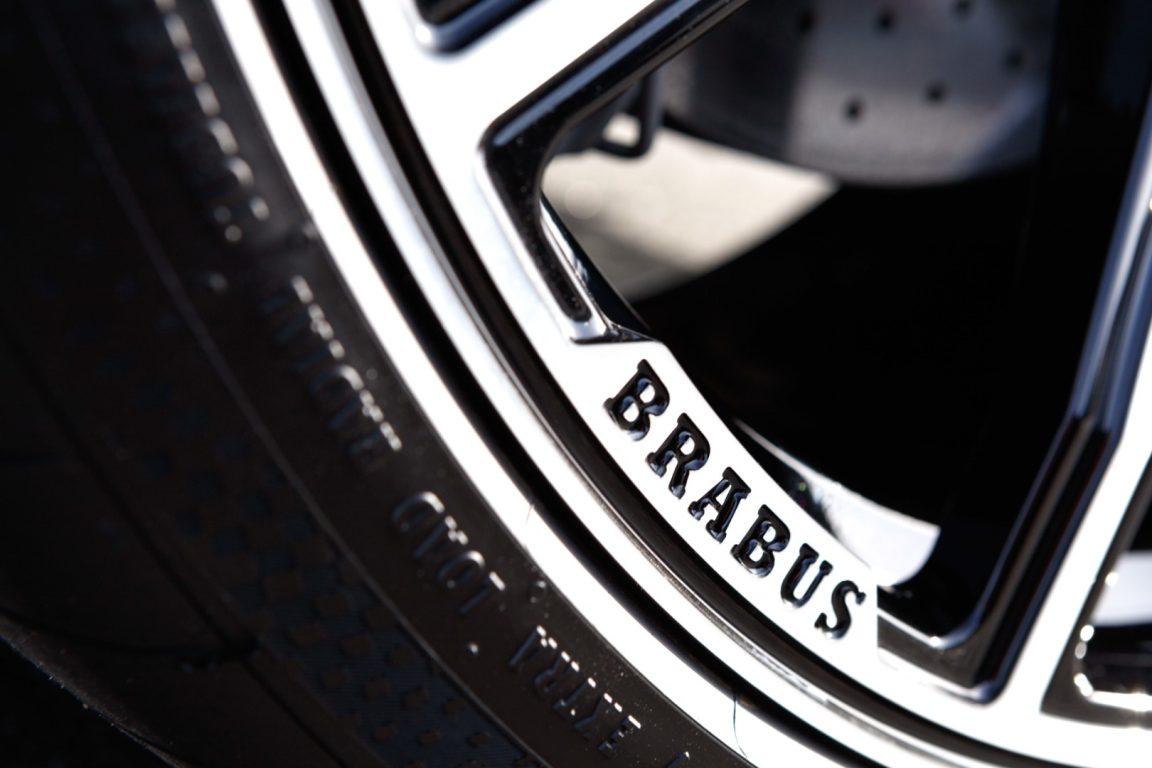 Porsche 911 Turbo S’in en hızlı hali : Brabus 820 Coupe & Cabriolet