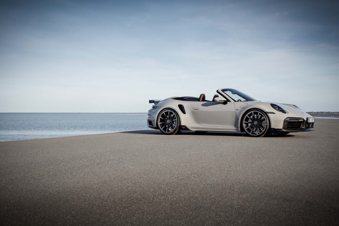Porsche 911 Turbo S’in en hızlı hali : Brabus 820 Coupe & Cabriolet