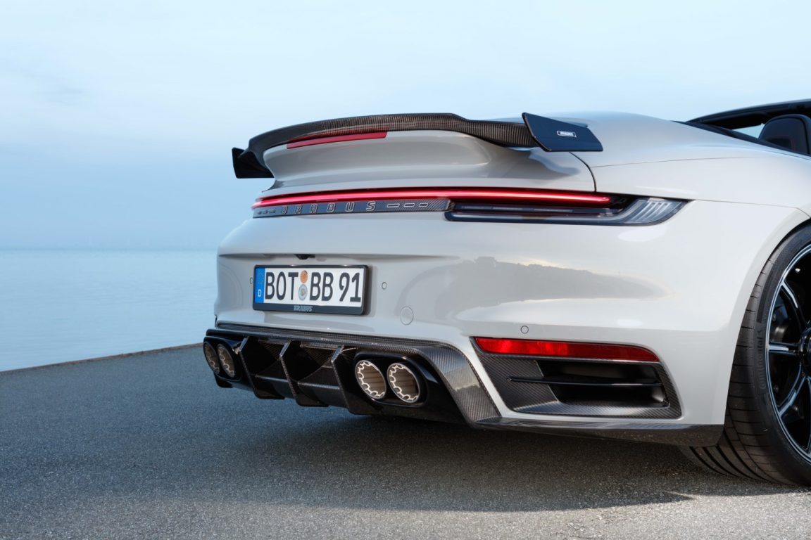 Porsche 911 Turbo S’in en hızlı hali : Brabus 820 Coupe & Cabriolet