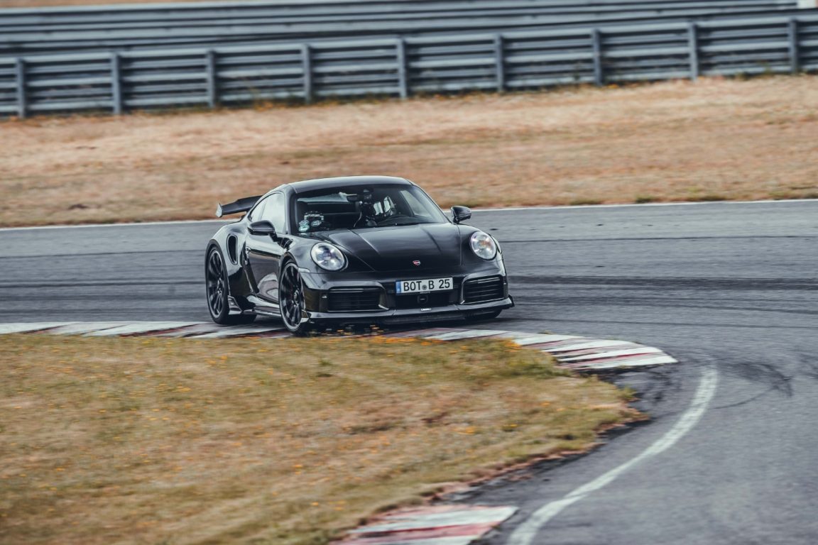 Porsche 911 Turbo S’in en hızlı hali : Brabus 820 Coupe & Cabriolet