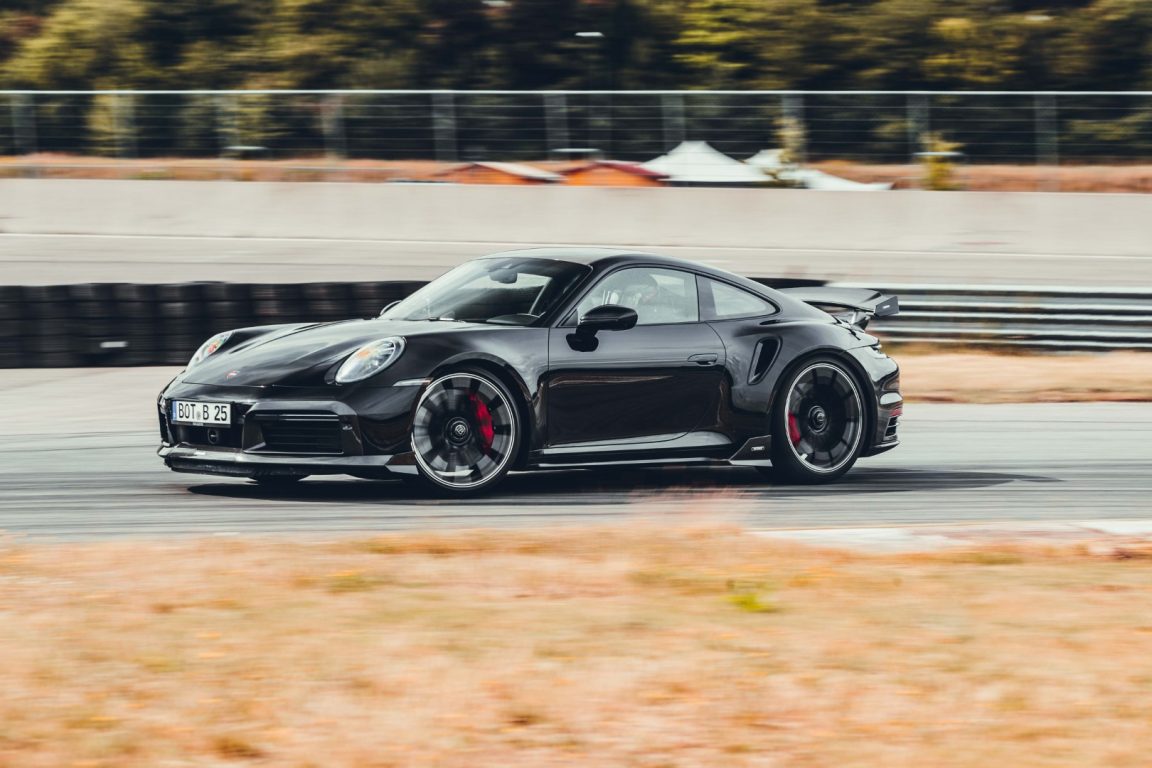 Porsche 911 Turbo S’in en hızlı hali : Brabus 820 Coupe & Cabriolet