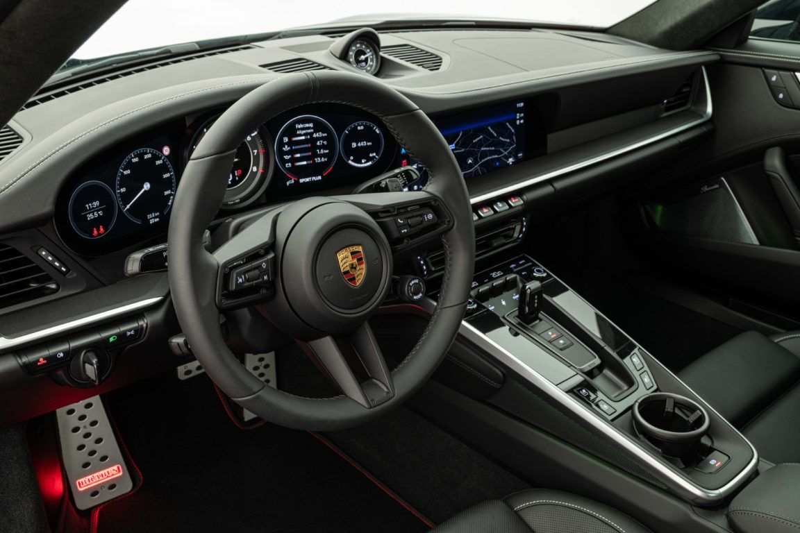 Porsche 911 Turbo S’in en hızlı hali : Brabus 820 Coupe & Cabriolet