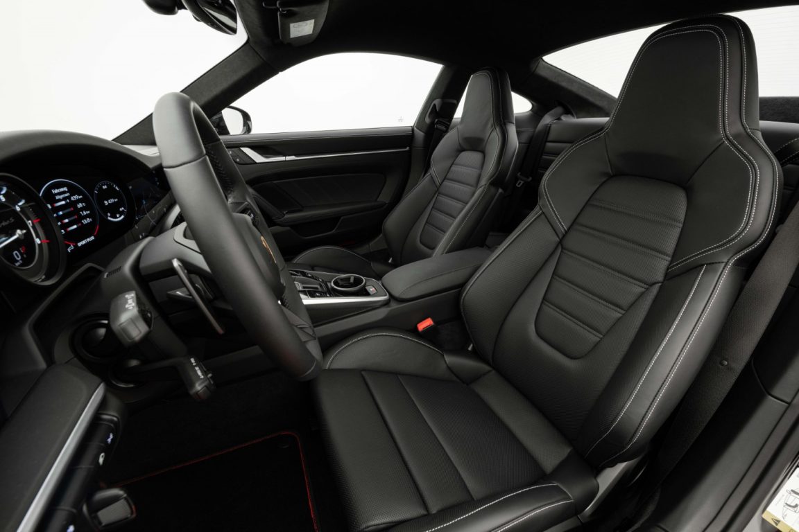 Porsche 911 Turbo S’in en hızlı hali : Brabus 820 Coupe & Cabriolet