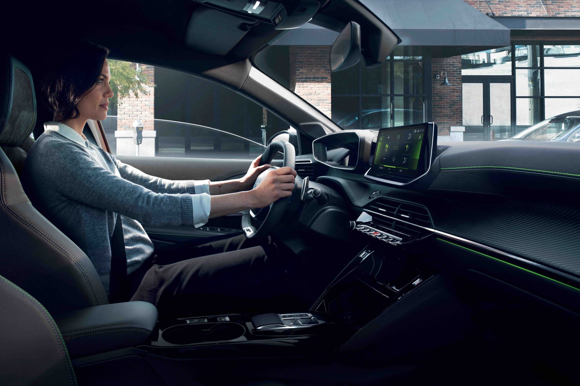 Peugeot modelleri yepyeni vites kumandasına kavuşuyor