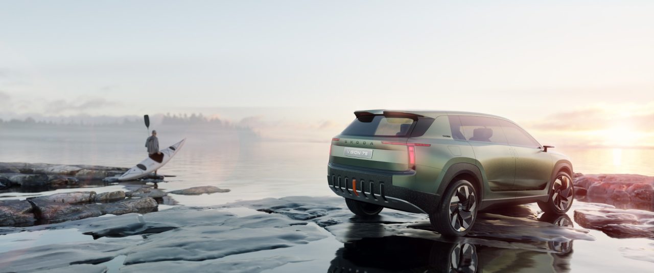 Skoda yeni marka kimliğini Vision 7S ile tanıttı