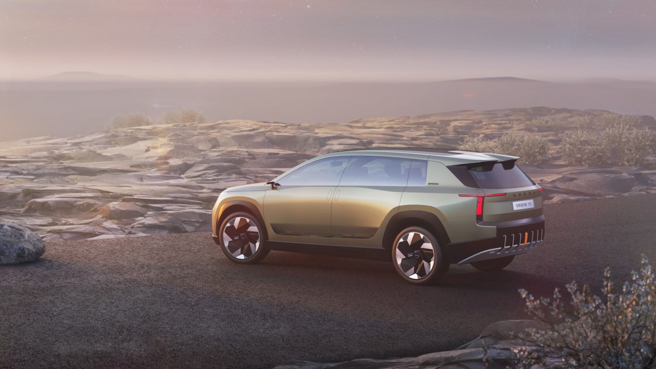 Skoda yeni marka kimliğini Vision 7S ile tanıttı
