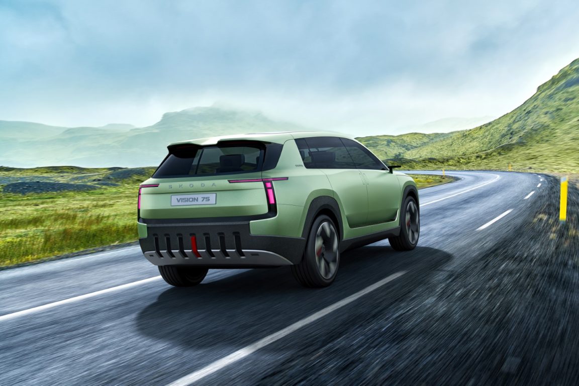 Skoda yeni marka kimliğini Vision 7S ile tanıttı