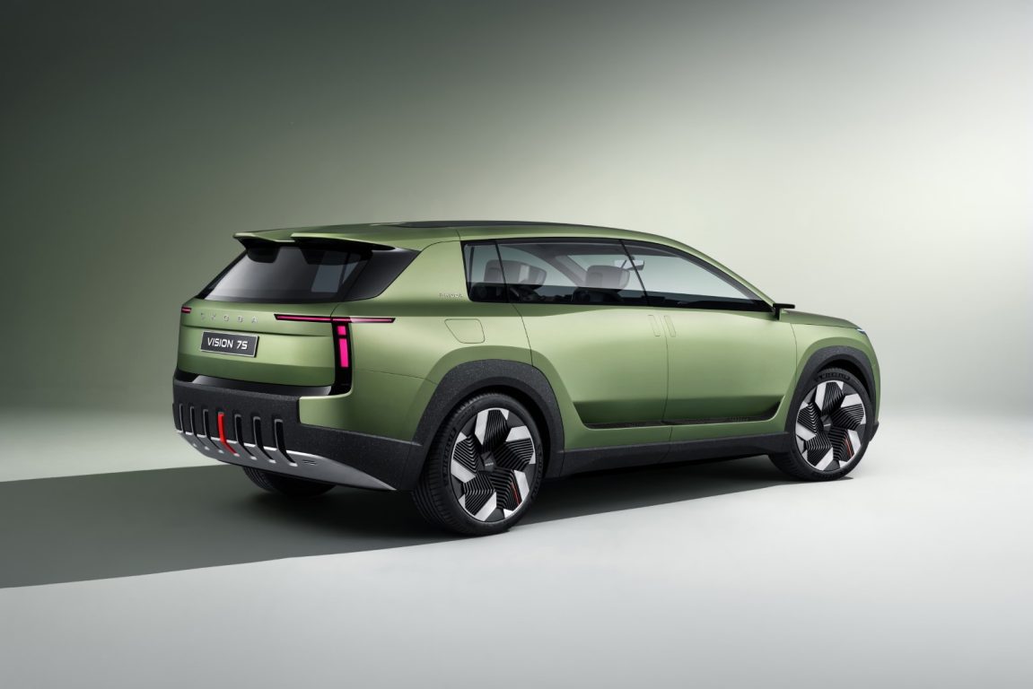 Skoda yeni marka kimliğini Vision 7S ile tanıttı