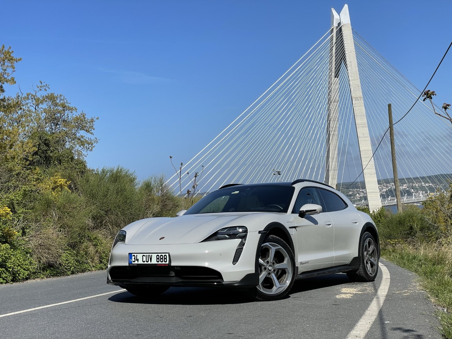 Porsche Taycan 4 Cross Turismo Test Sürüşü
