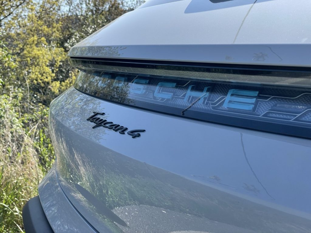 Porsche Taycan 4 Cross Turismo Test Sürüşü