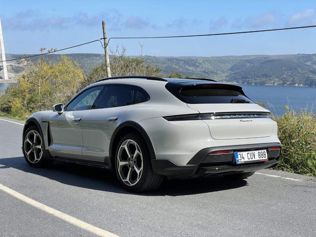 Porsche Taycan 4 Cross Turismo Test Sürüşü