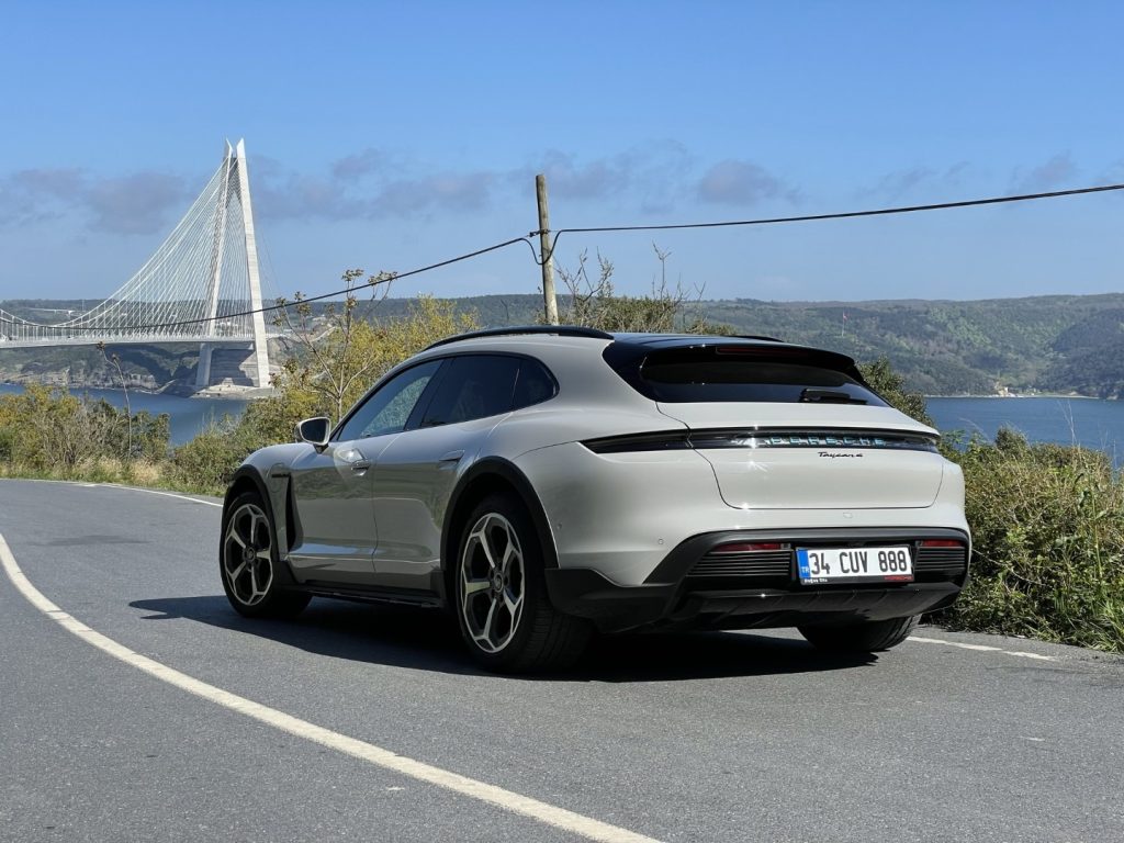 Porsche Taycan 4 Cross Turismo Test Sürüşü