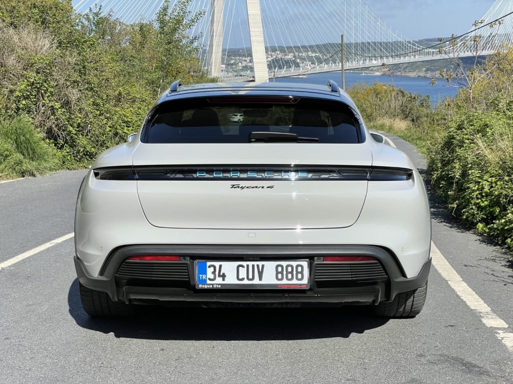 Porsche Taycan 4 Cross Turismo Test Sürüşü
