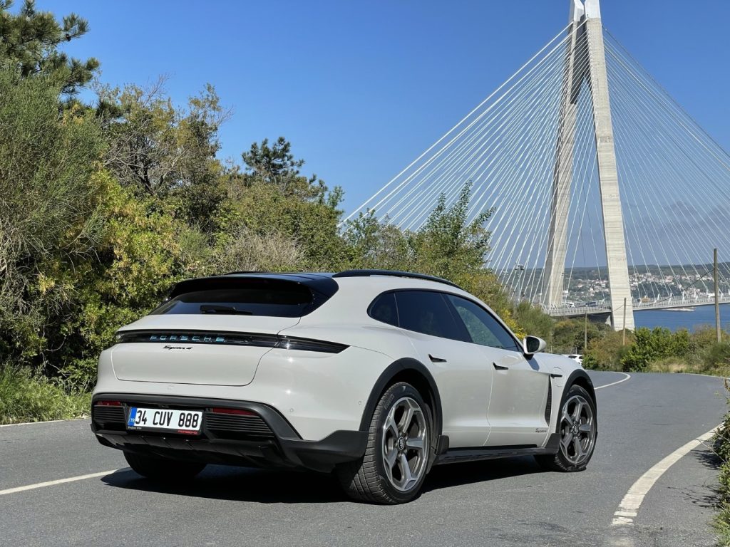 Porsche Taycan 4 Cross Turismo Test Sürüşü