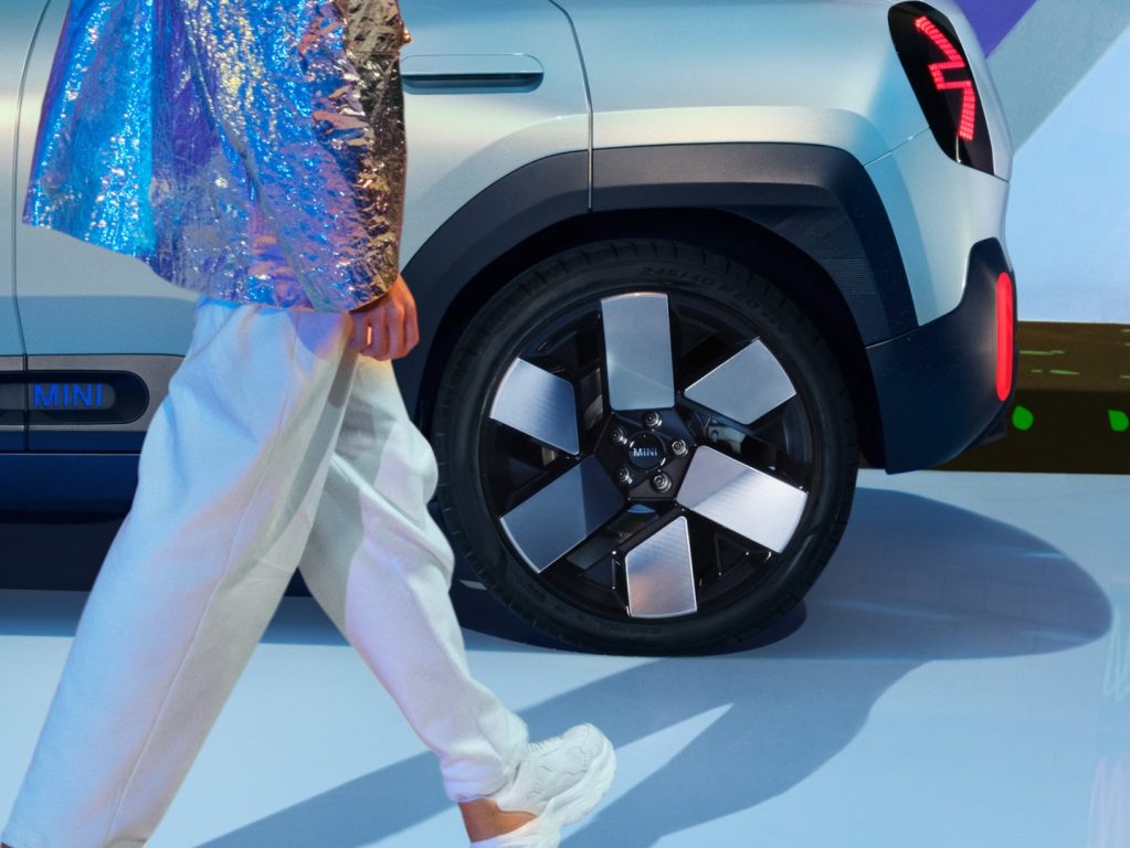 MINI Concept Aceman markanın ilk elektrikli Crossover’ı
