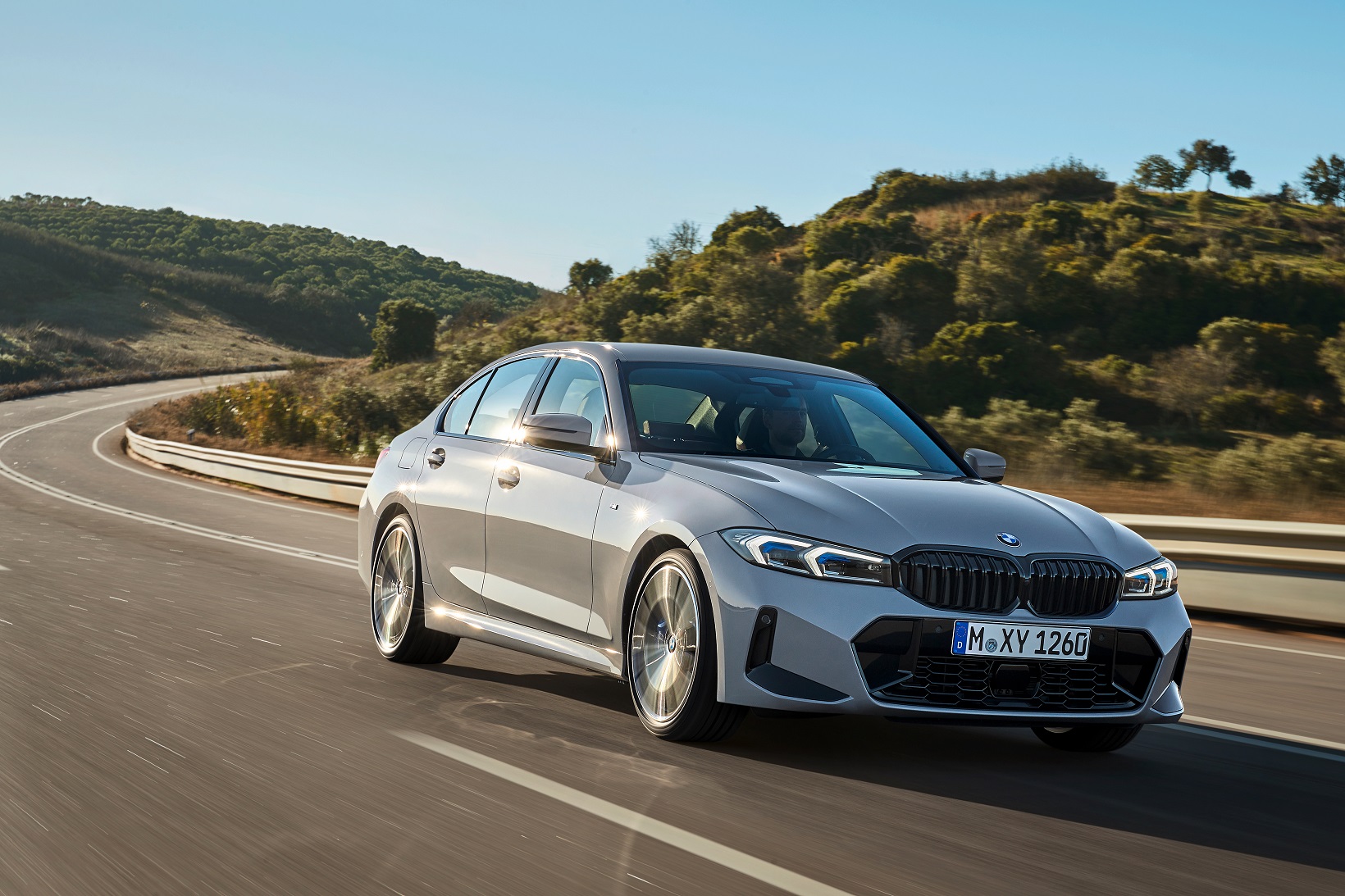 Yeni BMW 320i Sedan Türkiye’de. Fiyatı ne kadar oldu?