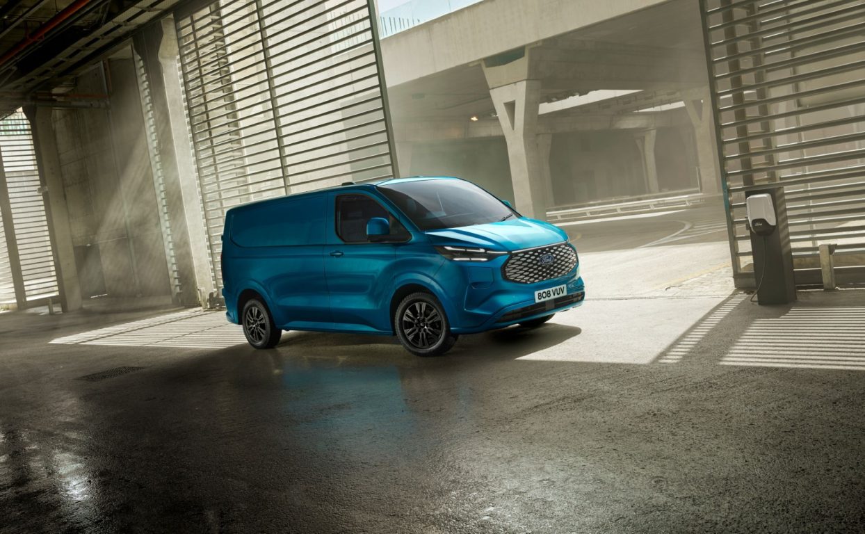 Tam elektrikli Ford E-Transit Custom ile ticaretin geleceği değişiyor