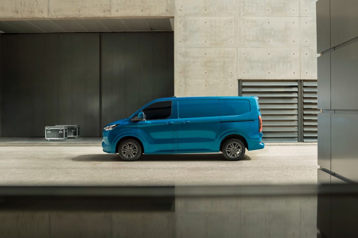 Tam elektrikli Ford E-Transit Custom ile ticaretin geleceği değişiyor