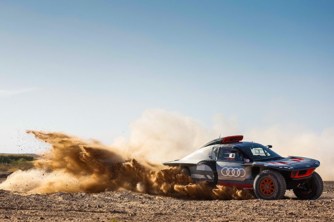 Audi RS Q e-tron E2 yarış gününü bekliyor