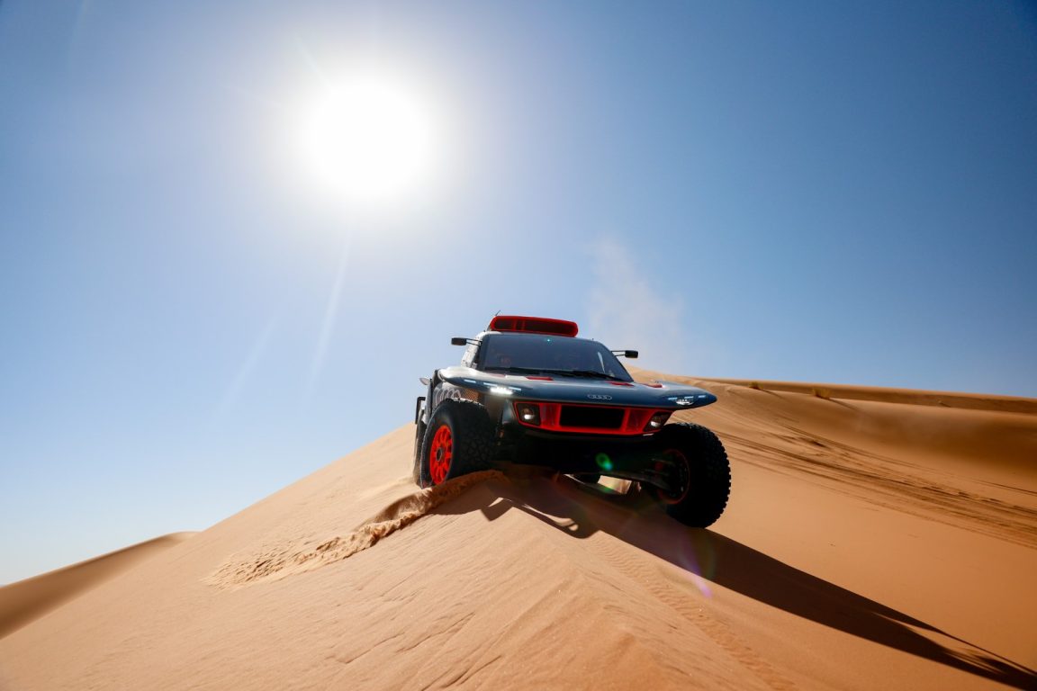 Audi RS Q e-tron E2 yarış gününü bekliyor